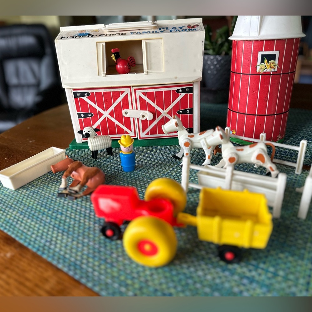 Vintage Fisher Price Play Family Farm #915, 1967 NY - Picture 6 of 9